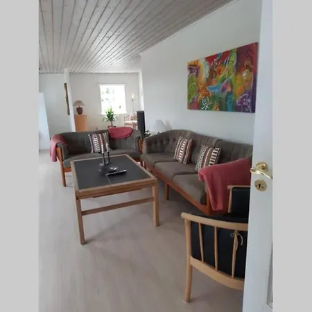Skont Hus, Med 8 Sovepladser *